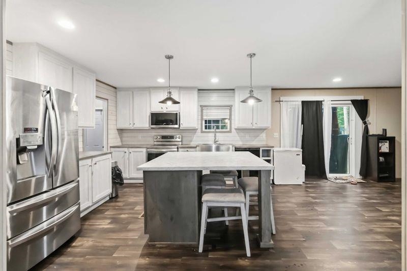 553 kelly road