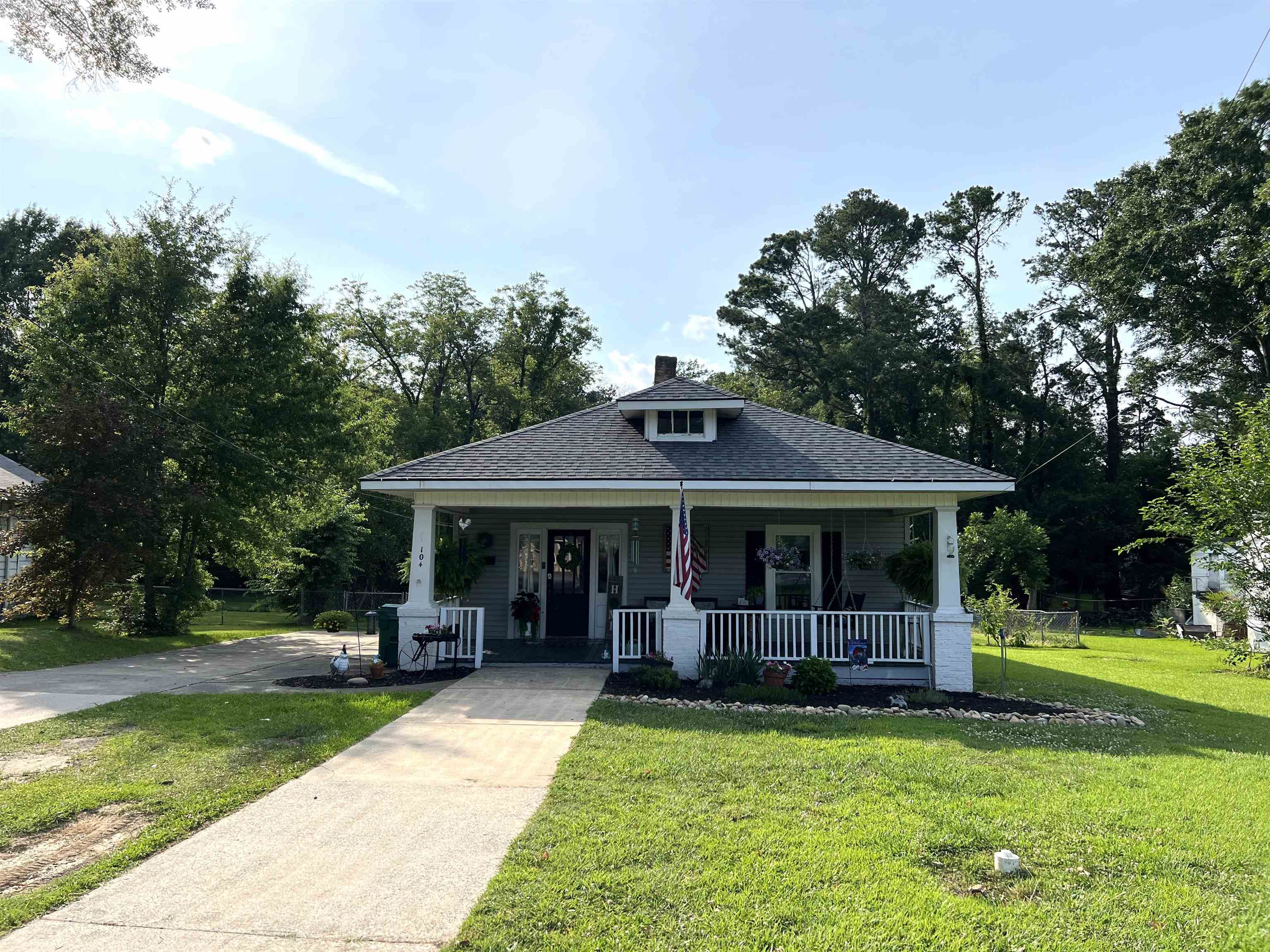 104 Lipscomb Street