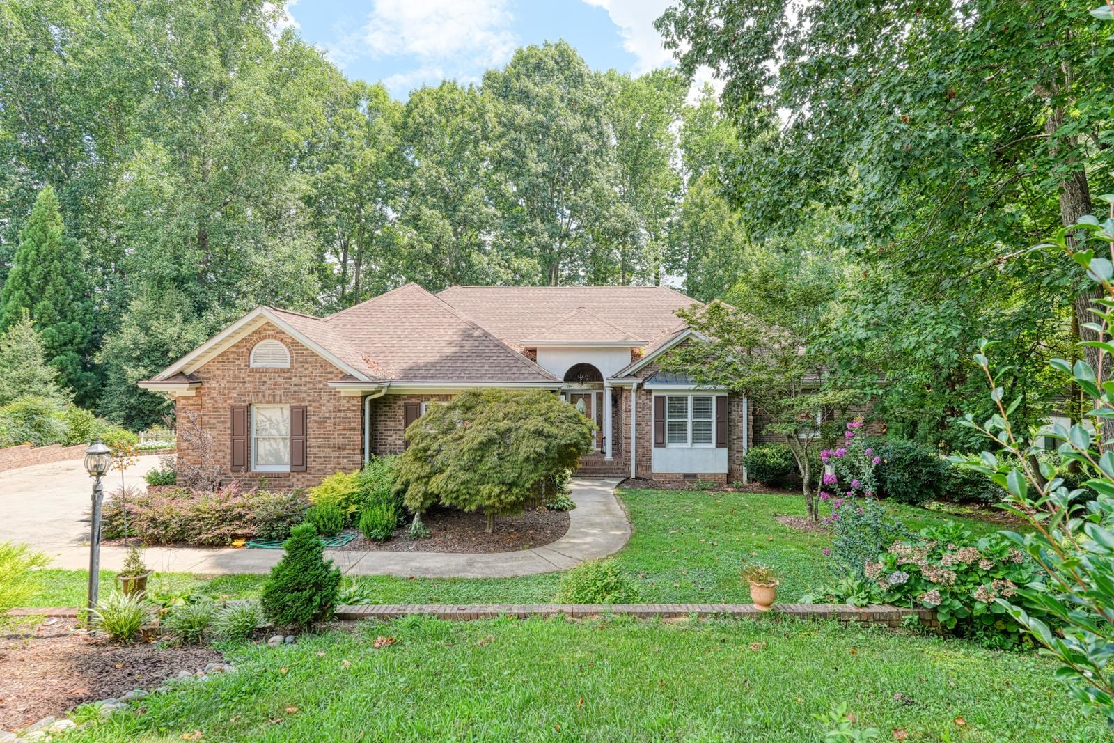 335 Hillcove Point