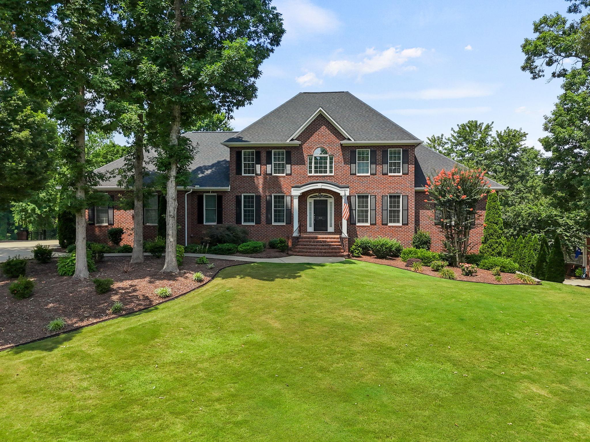 865 E Heathland Drive