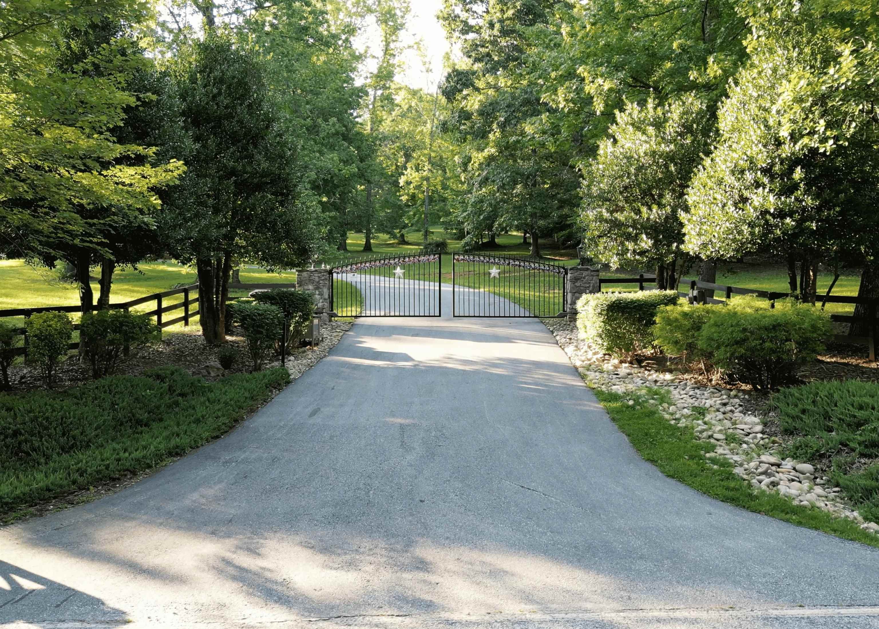 10 Knob Hill Lane