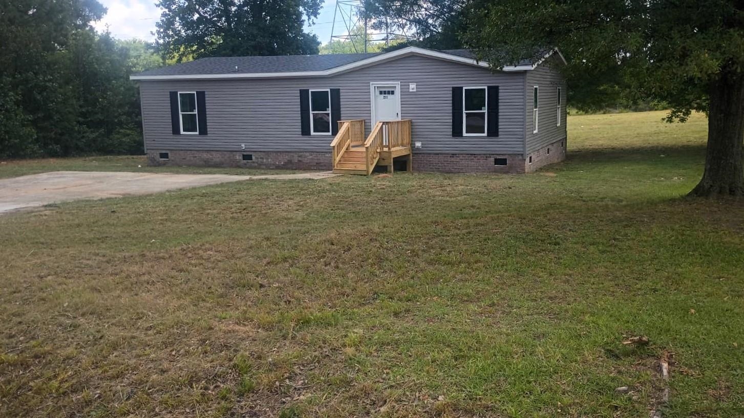 211 Woodland Circle