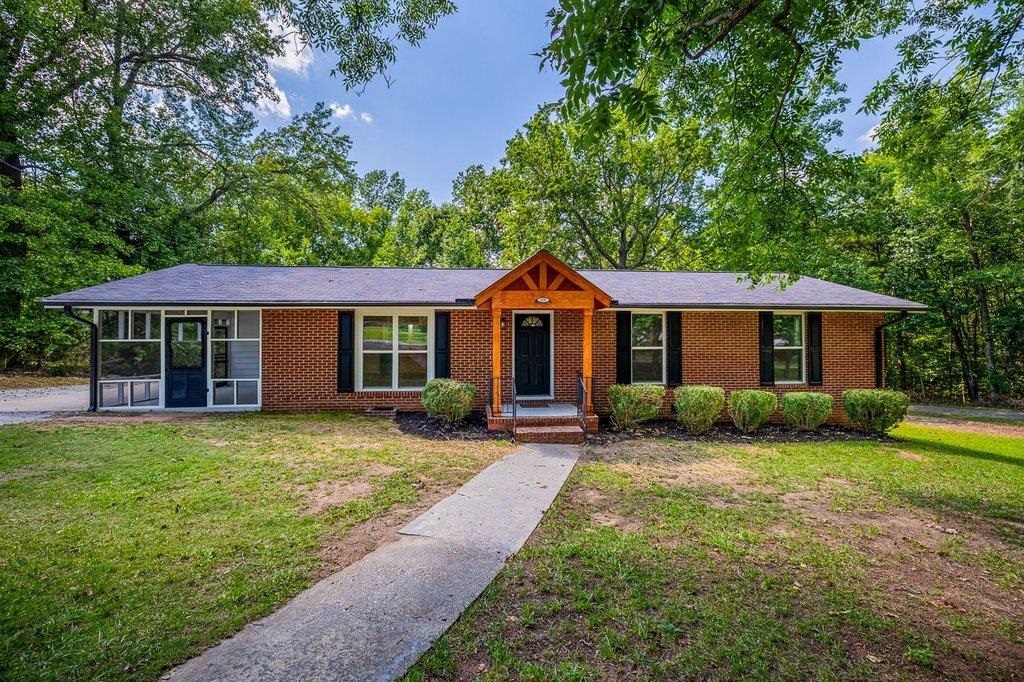 139 E forest Drive