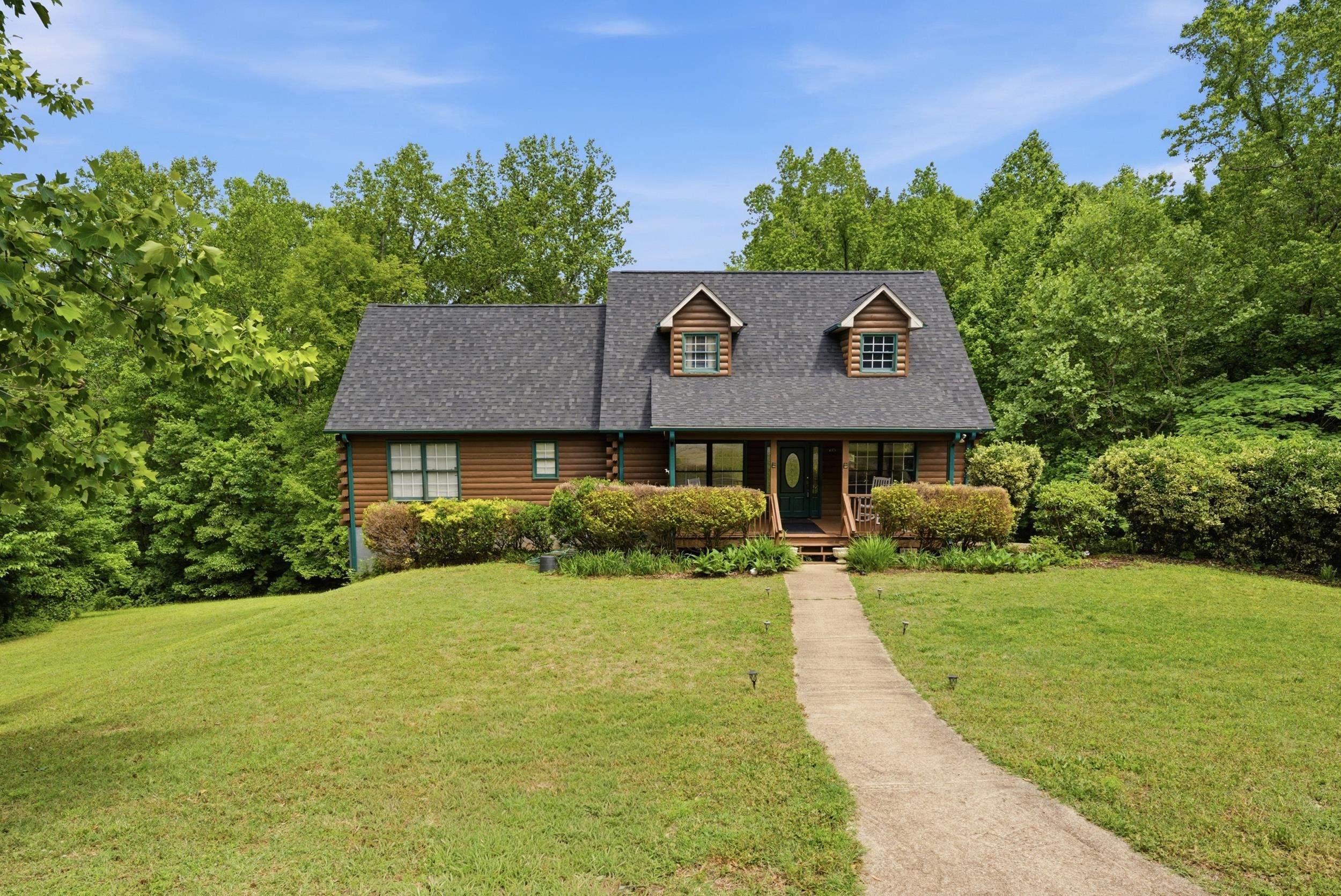 135 Pointe Drive