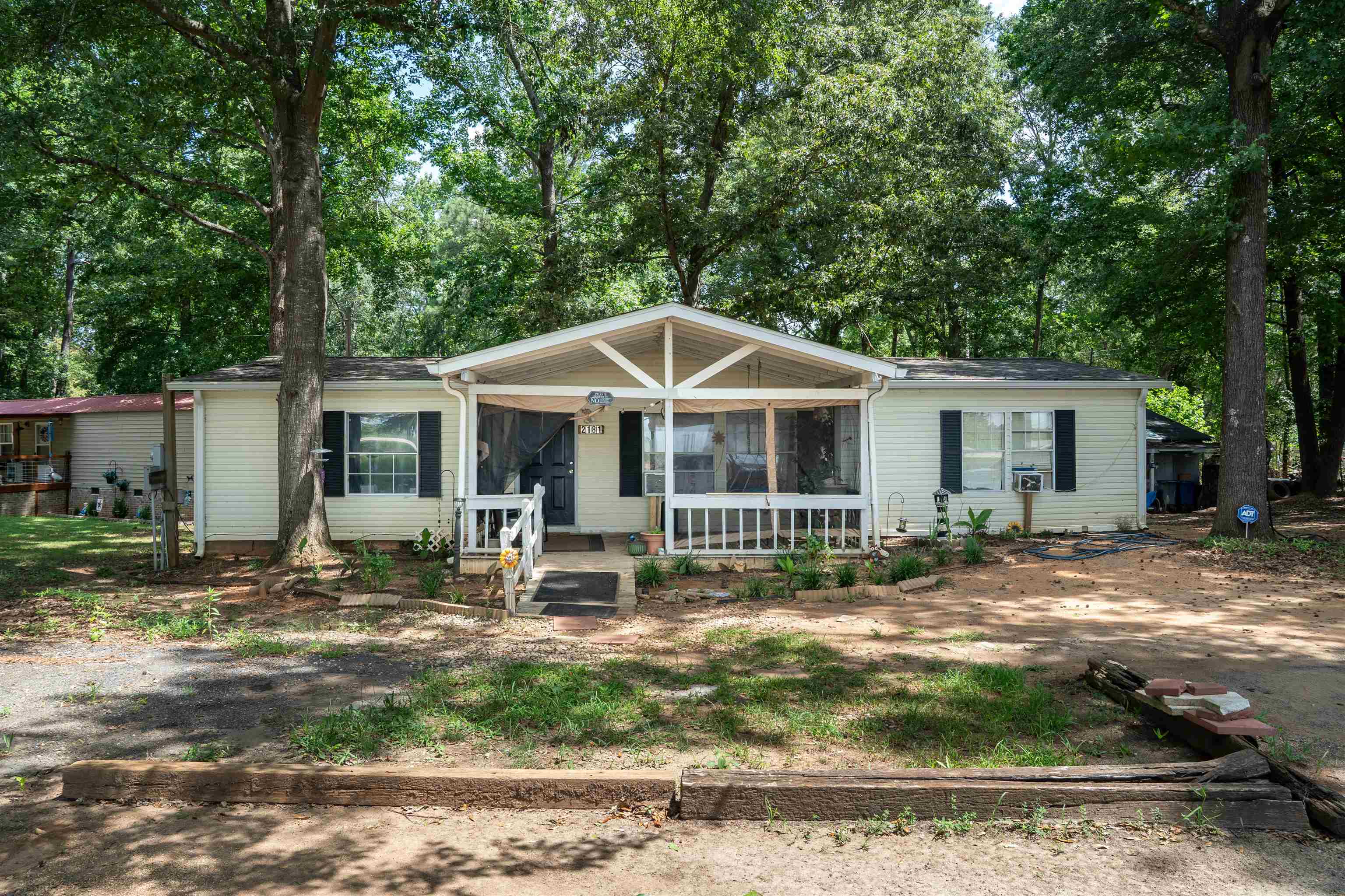 2181 E Georgia Road