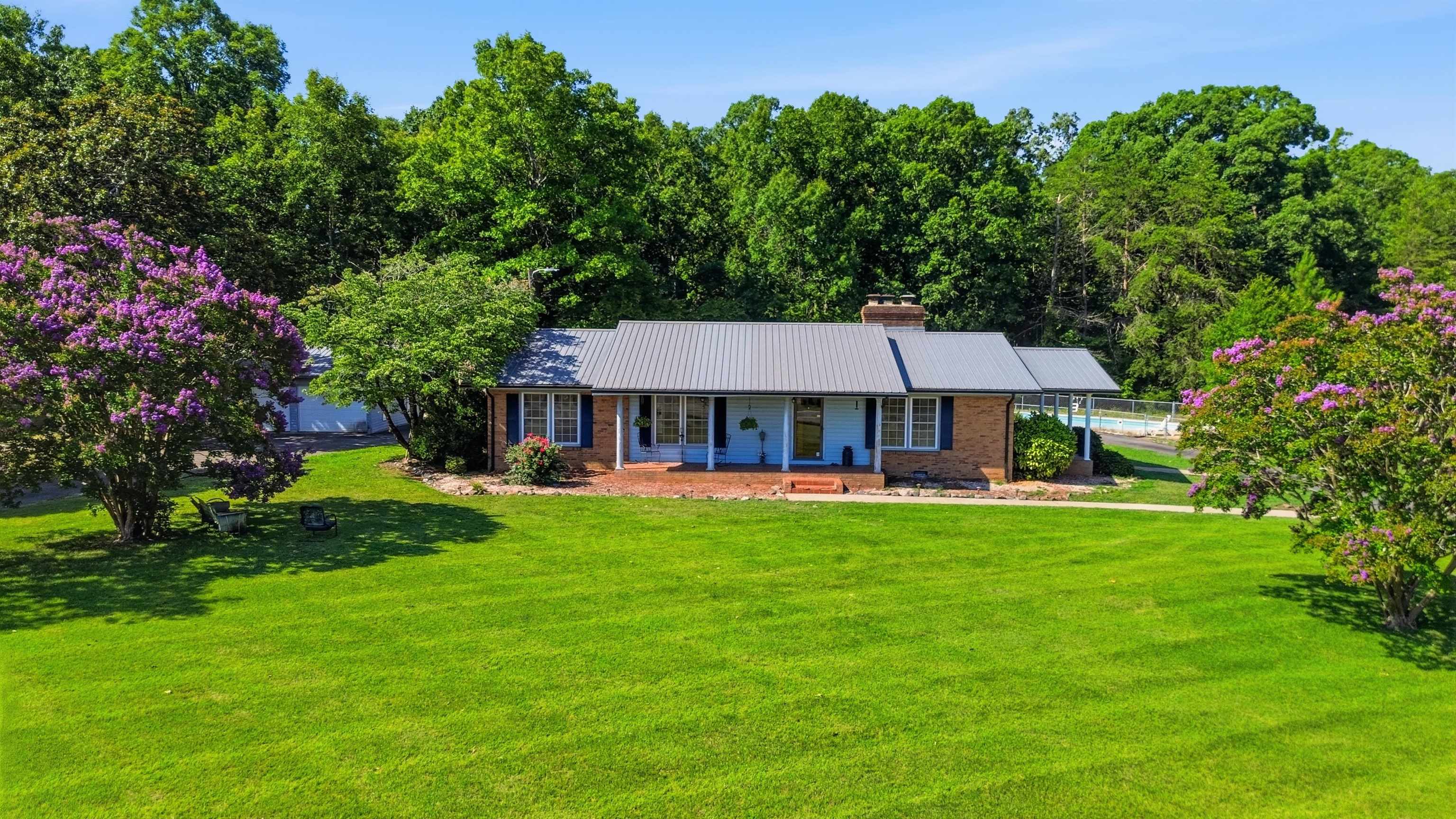 828 Ferry Road