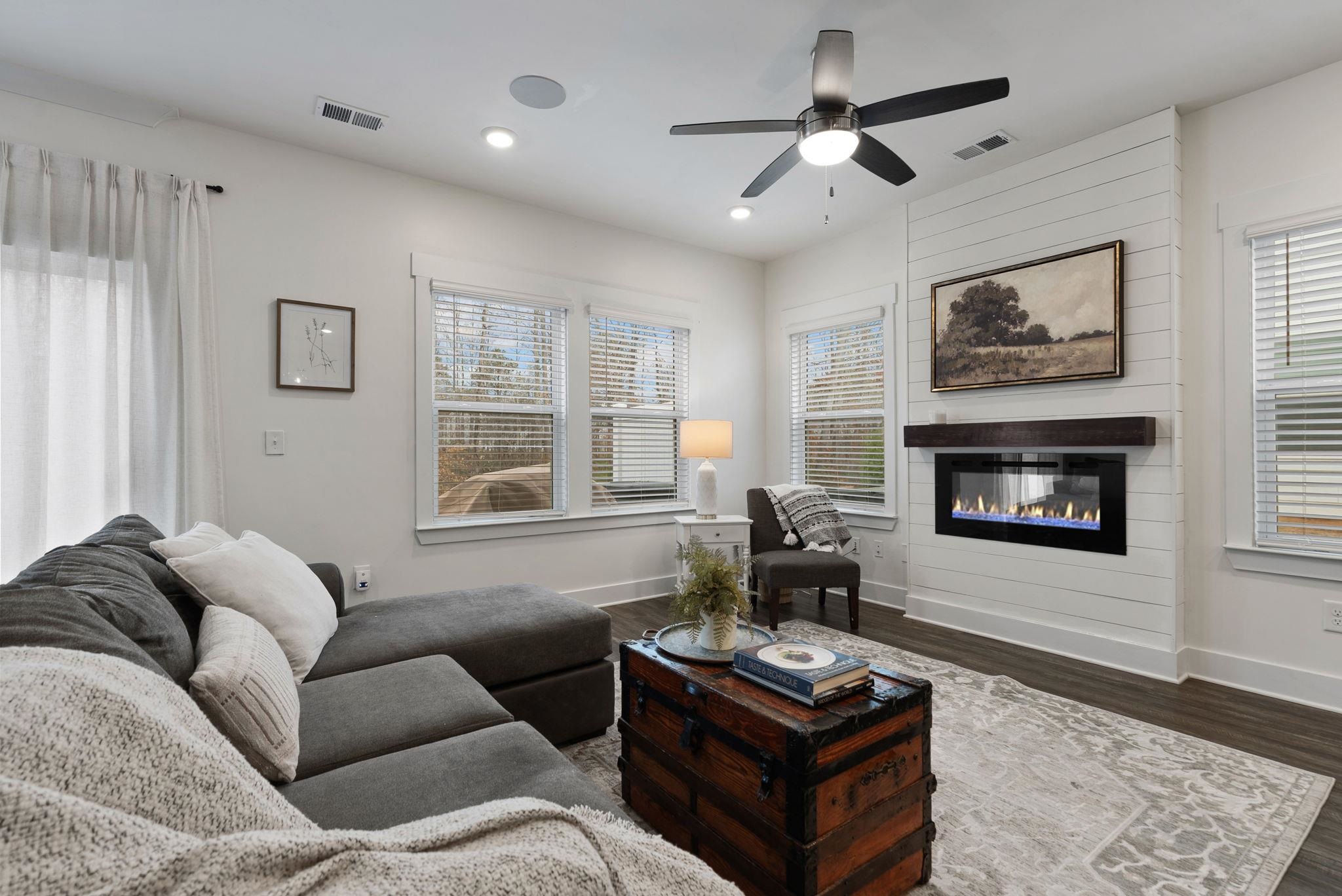 100 Grey Oak Trail