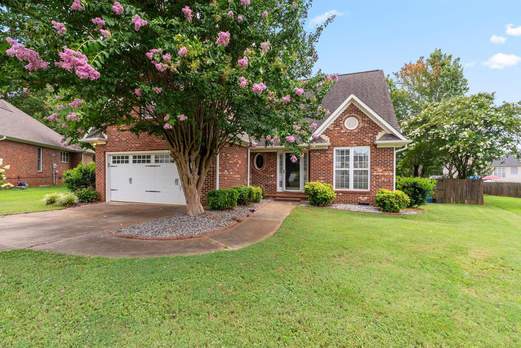 438 Chamber Lane