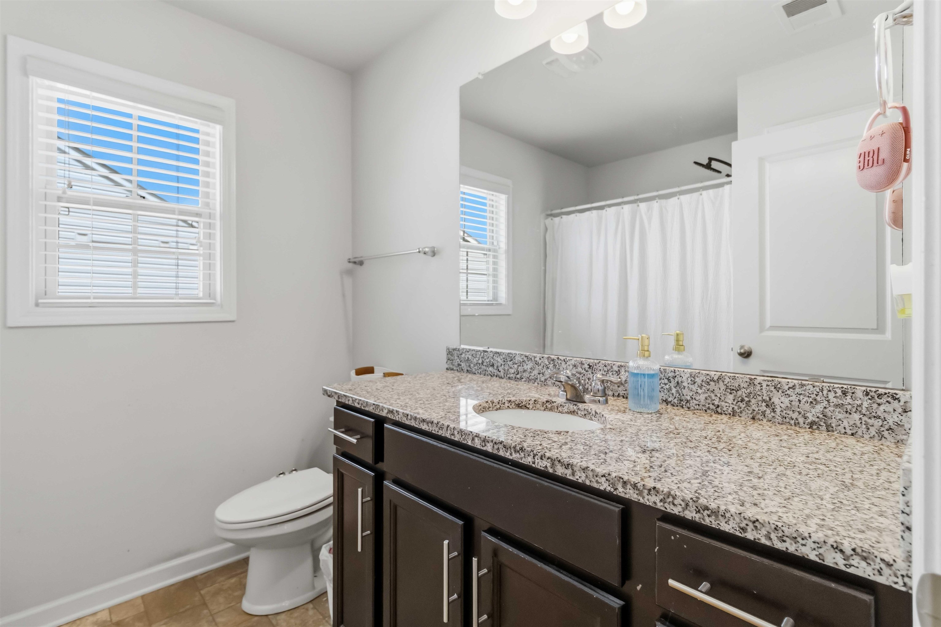 909 Deephallow Place