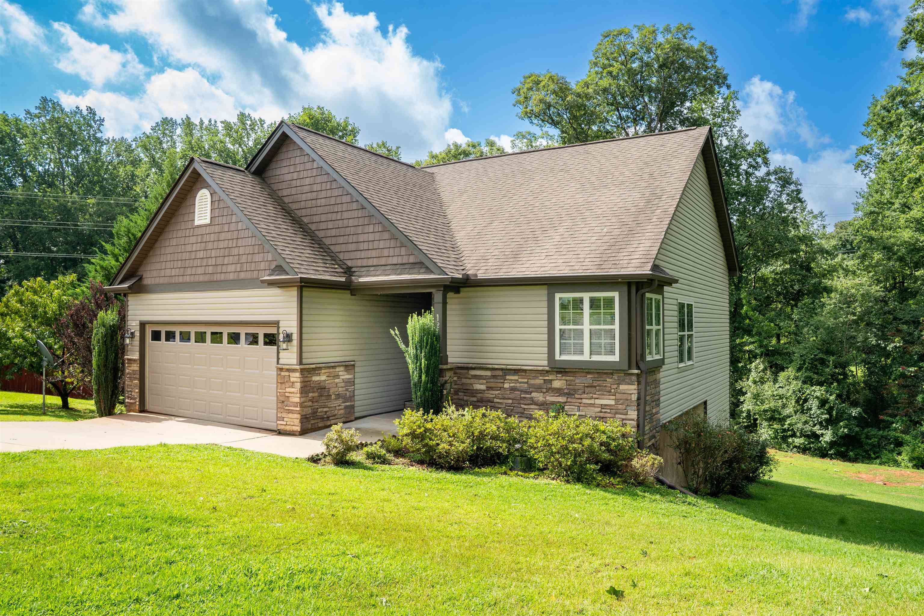 121 Albus Dr.