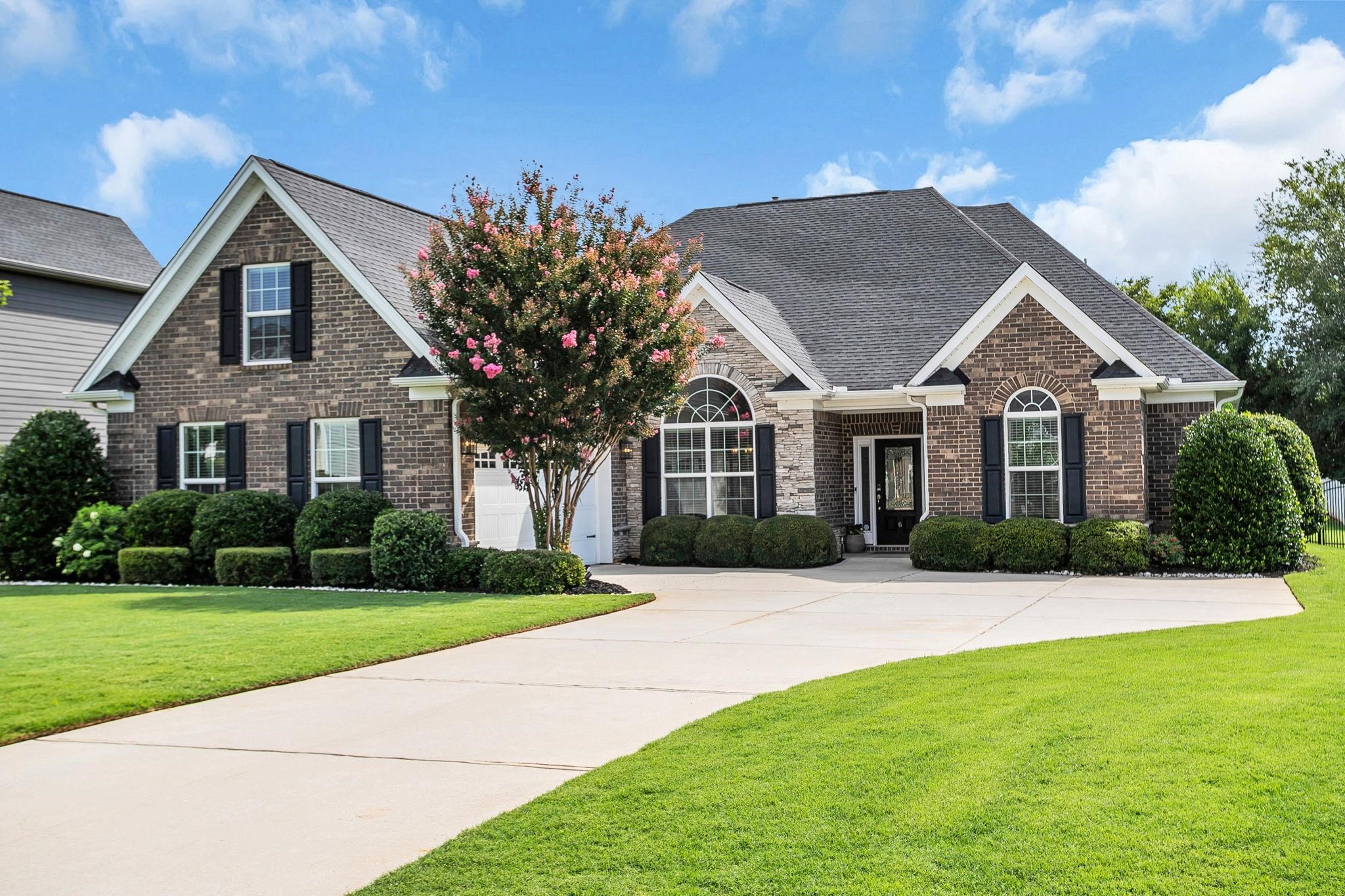 6 Lakeway Place