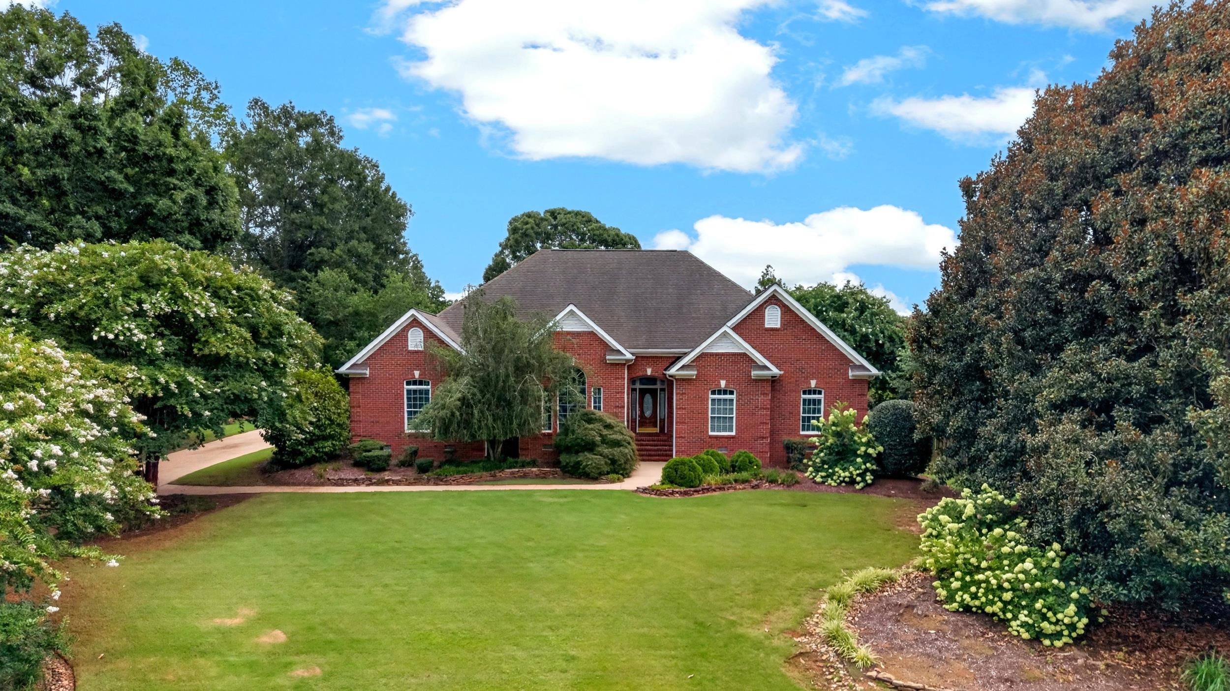 143 W Woodglen Road