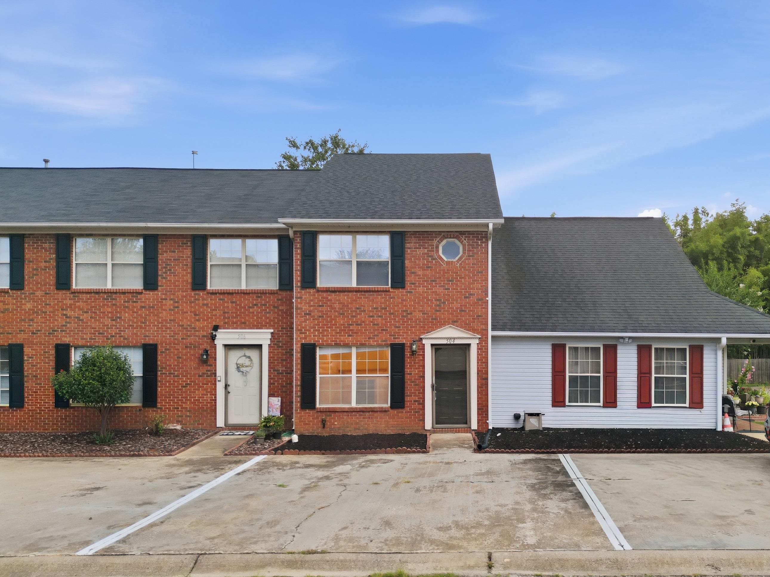 504 S Townes Court