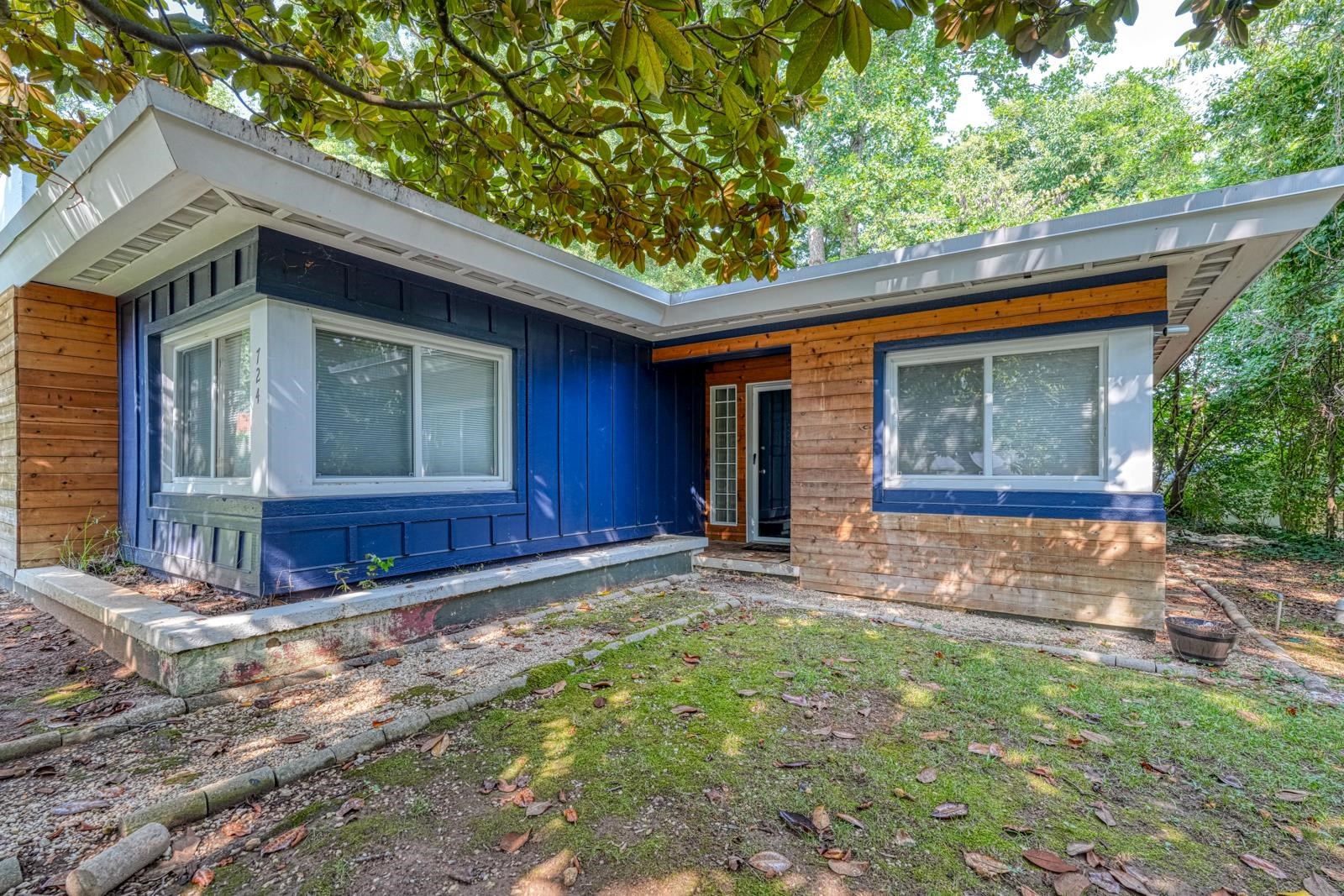 724 Ridgedale Dr