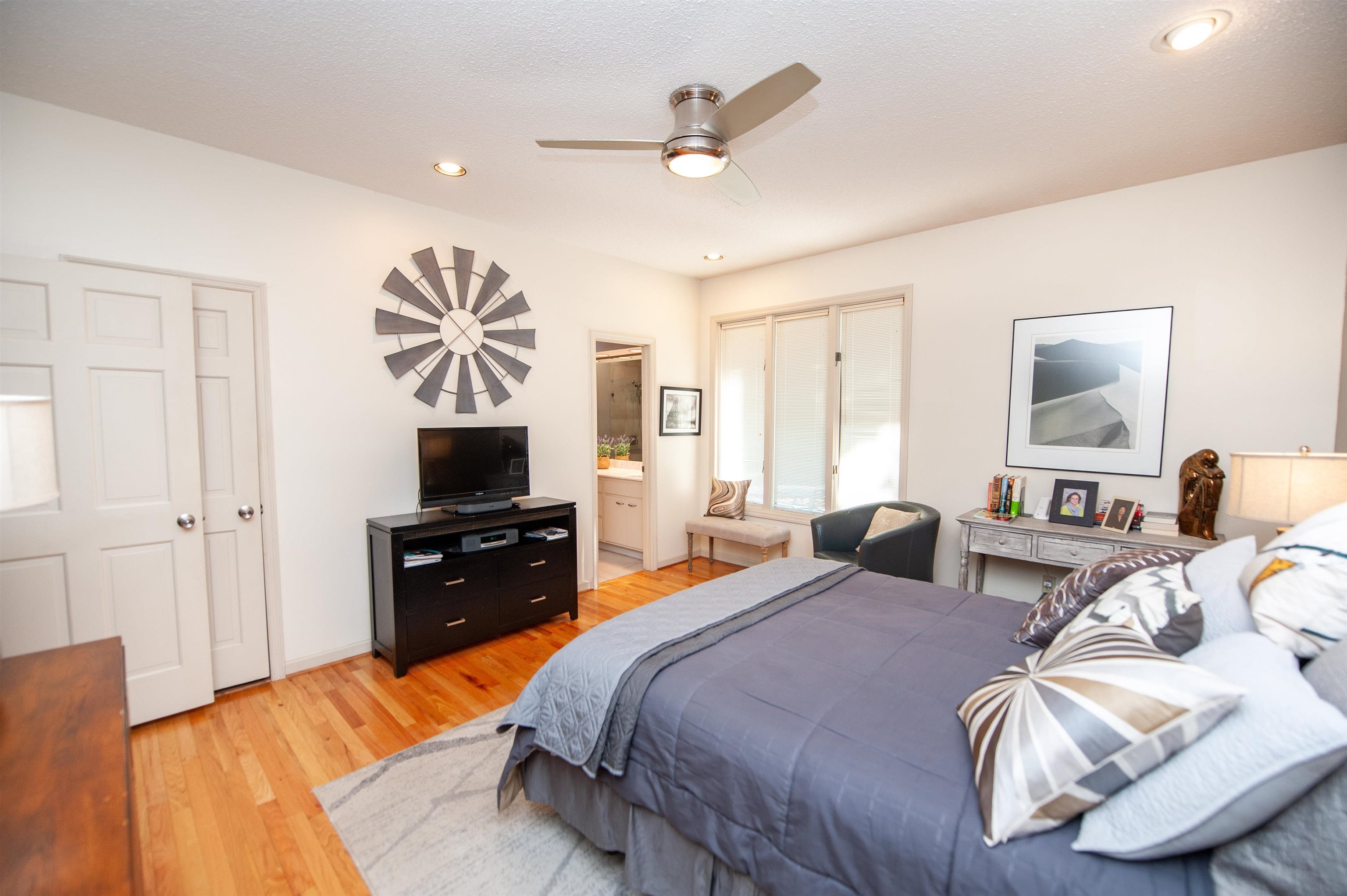 100 Wood Lily Lane