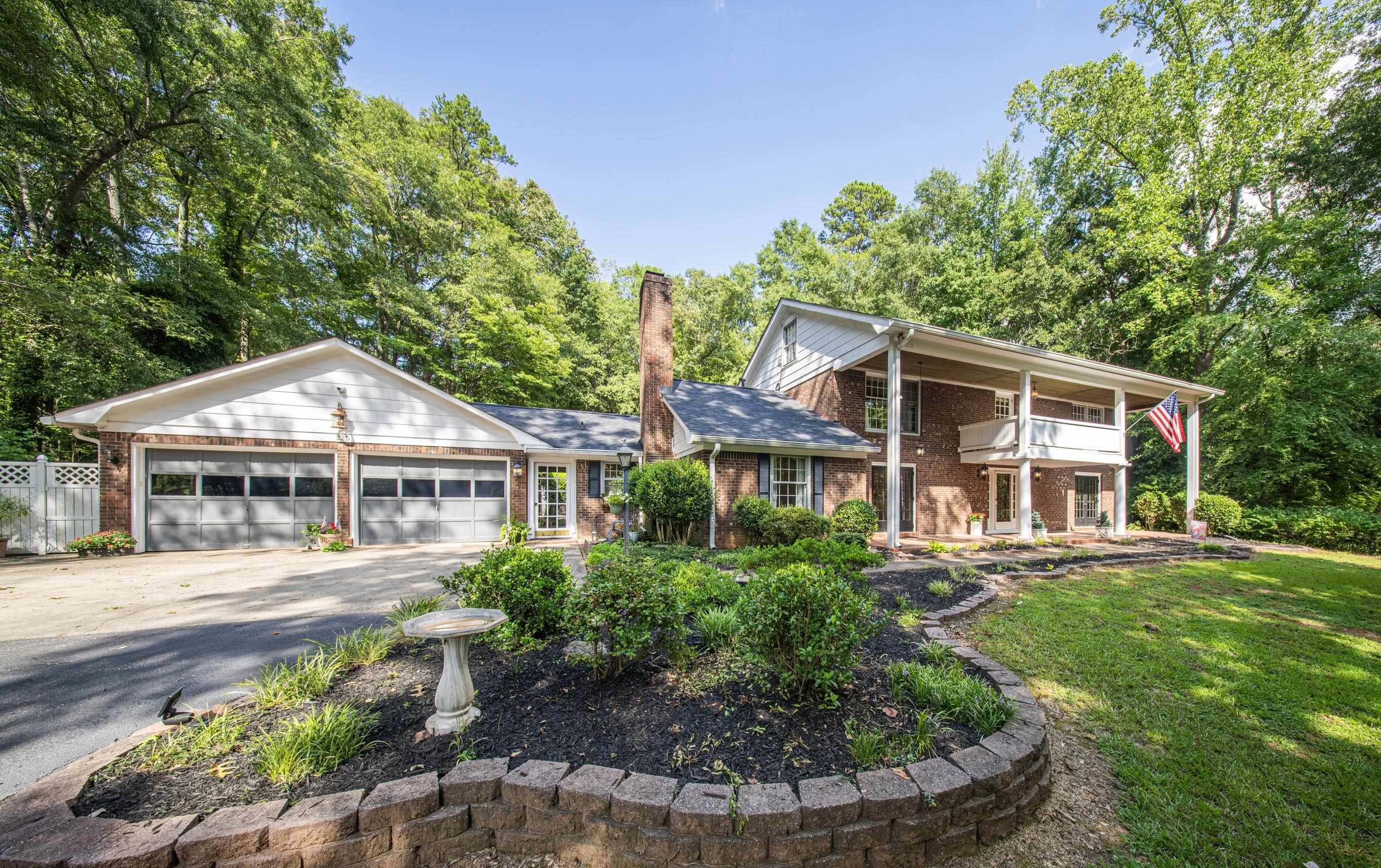 225 Walnut Hill Lane