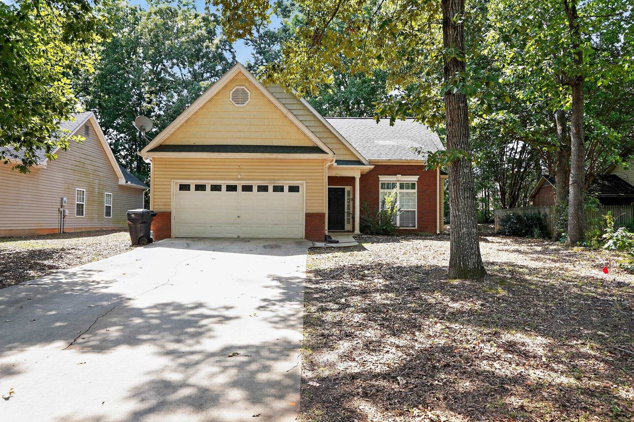 2421 - 2423 Annandale Drive