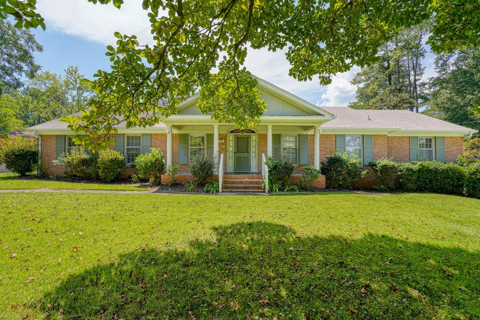 103 Pinetree Circle