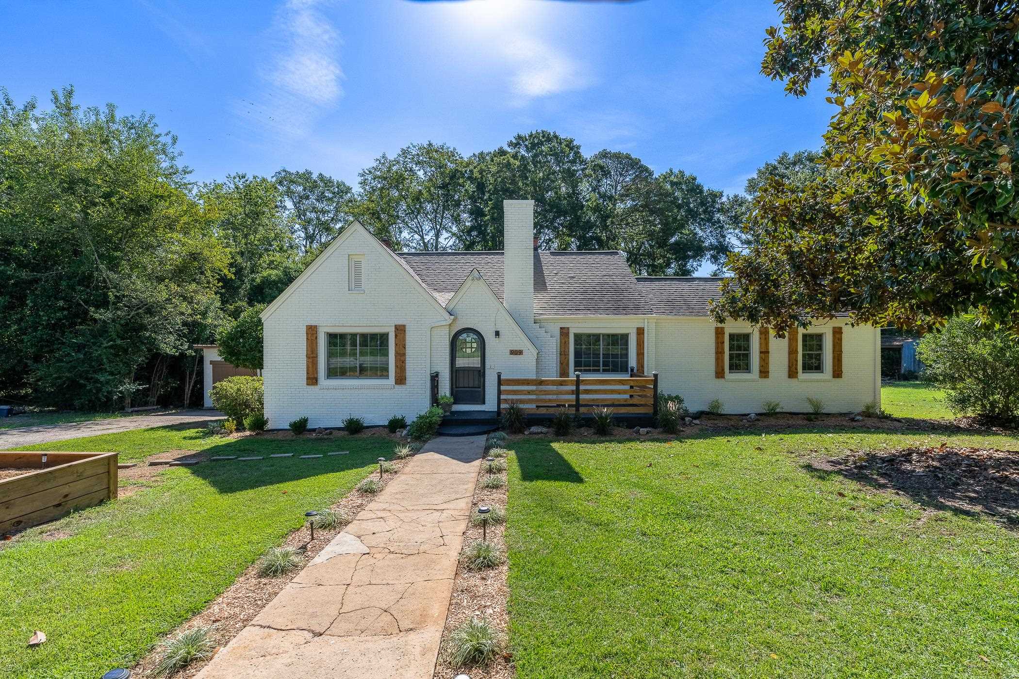 909 W Georgia Road
