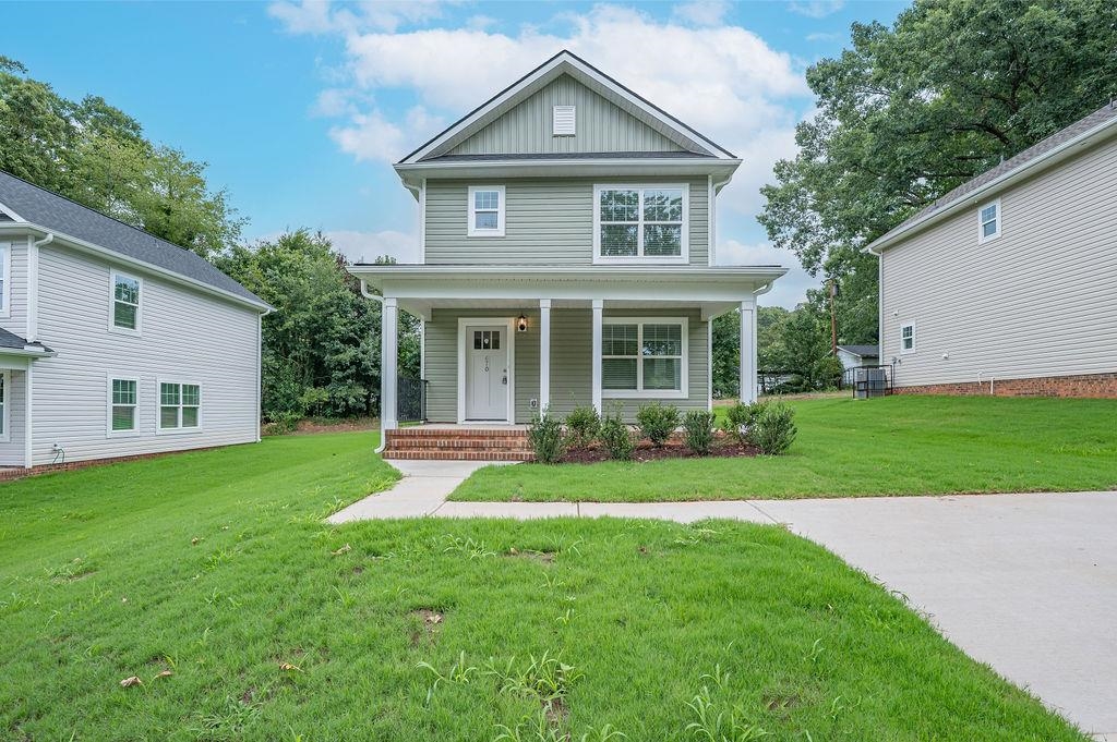 670 Saxon Avenue