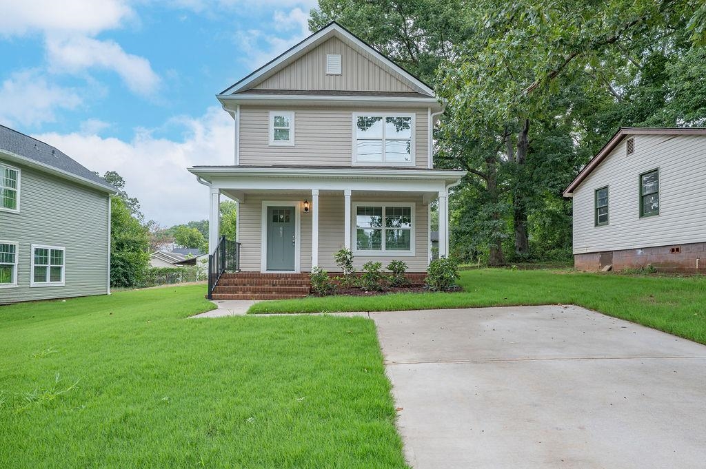 668 Saxon Avenue