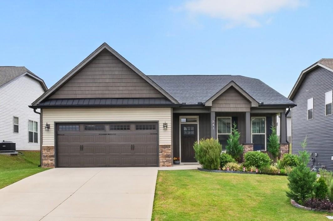 541 Chantry Lane