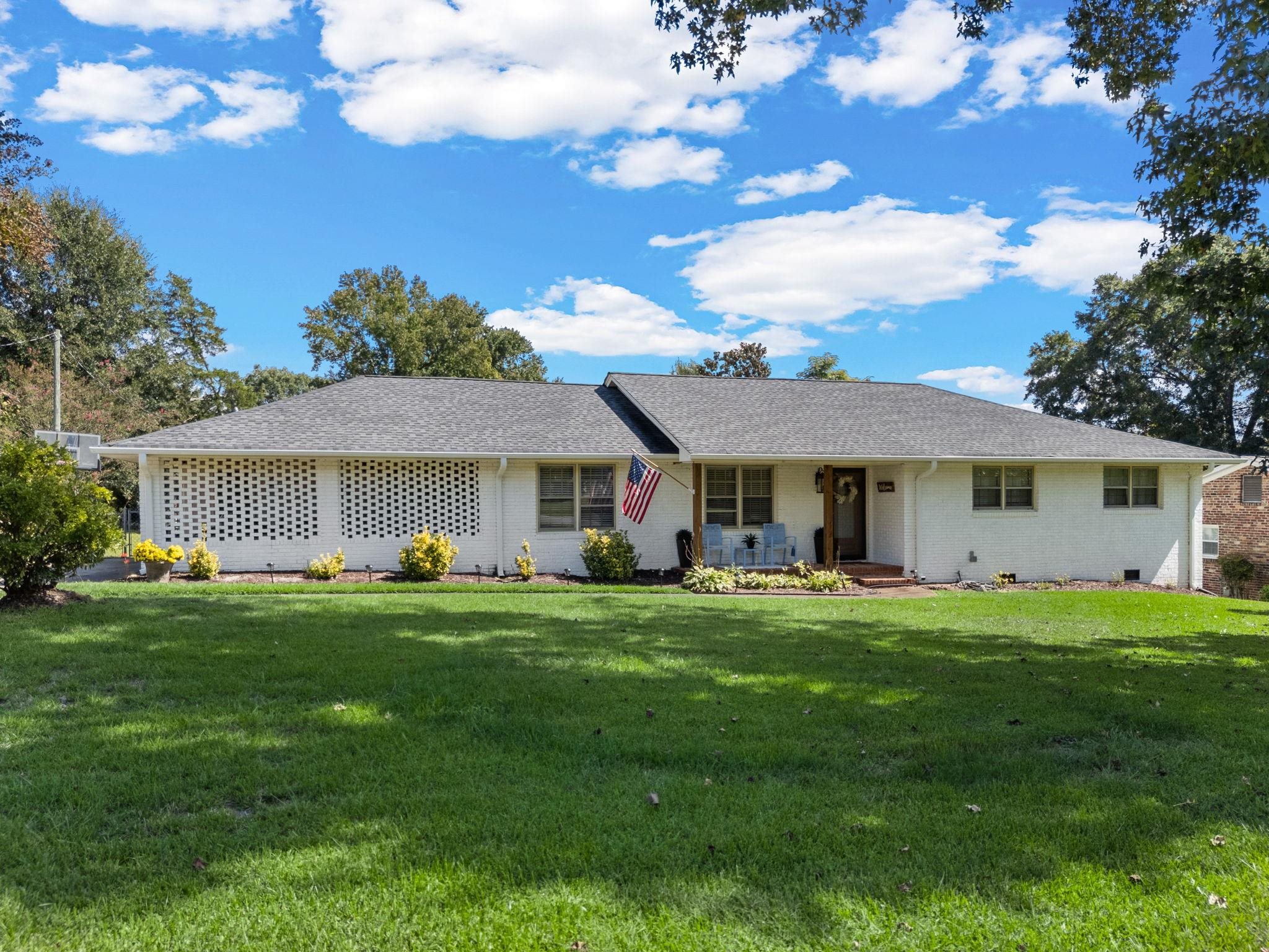 400 Lake Forest Drive