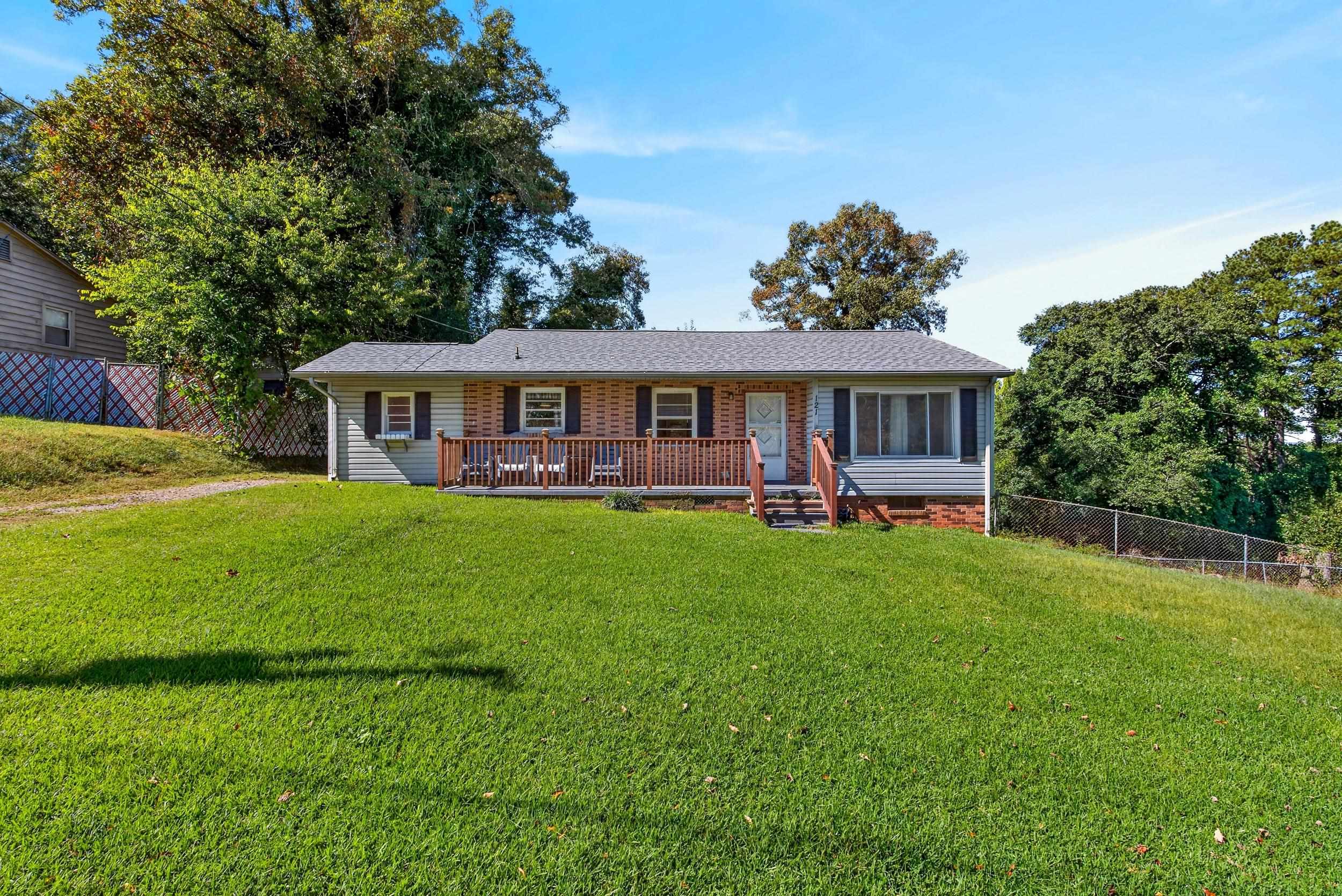 121 Crescent Circle