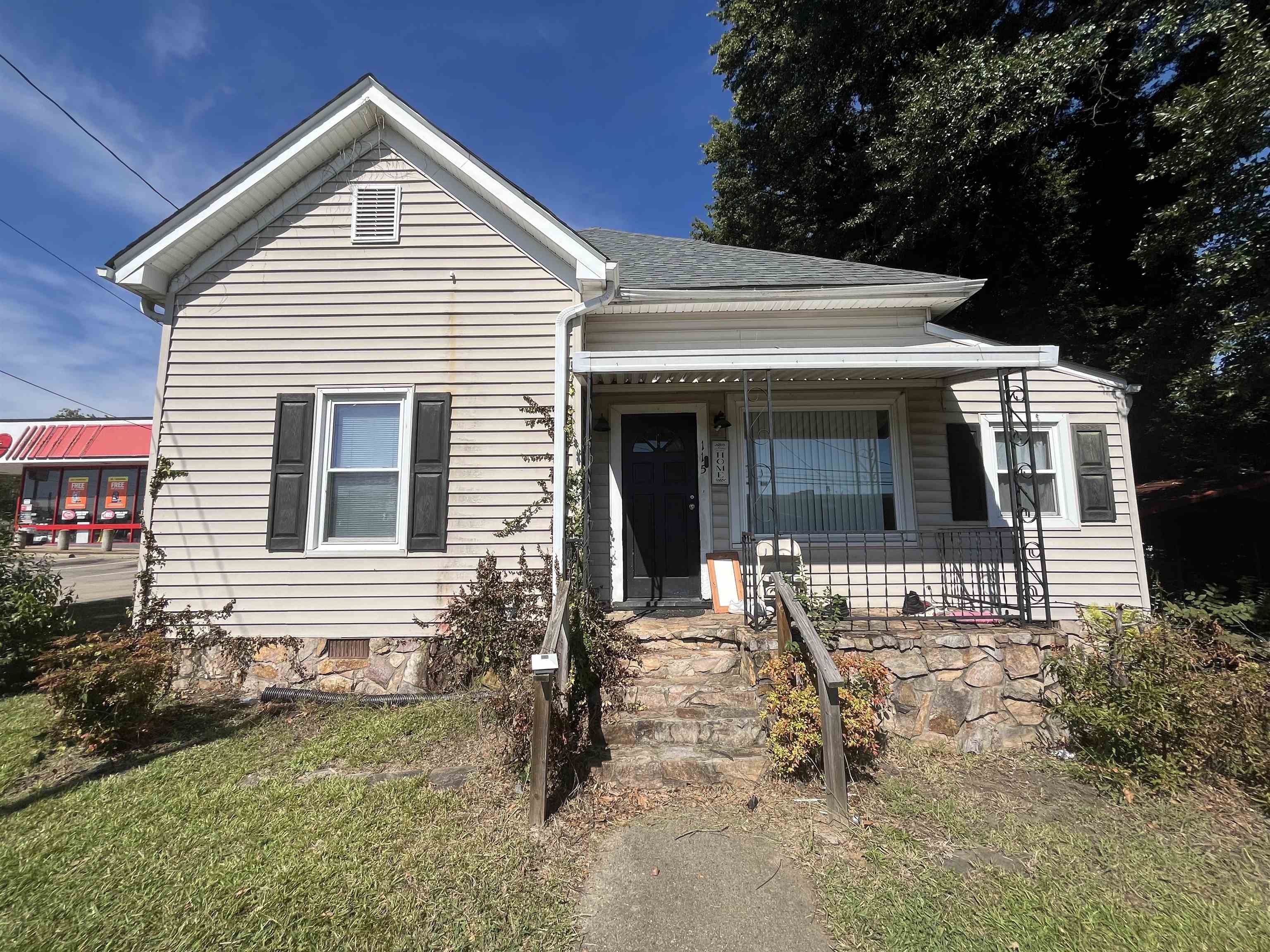115 N Logan St