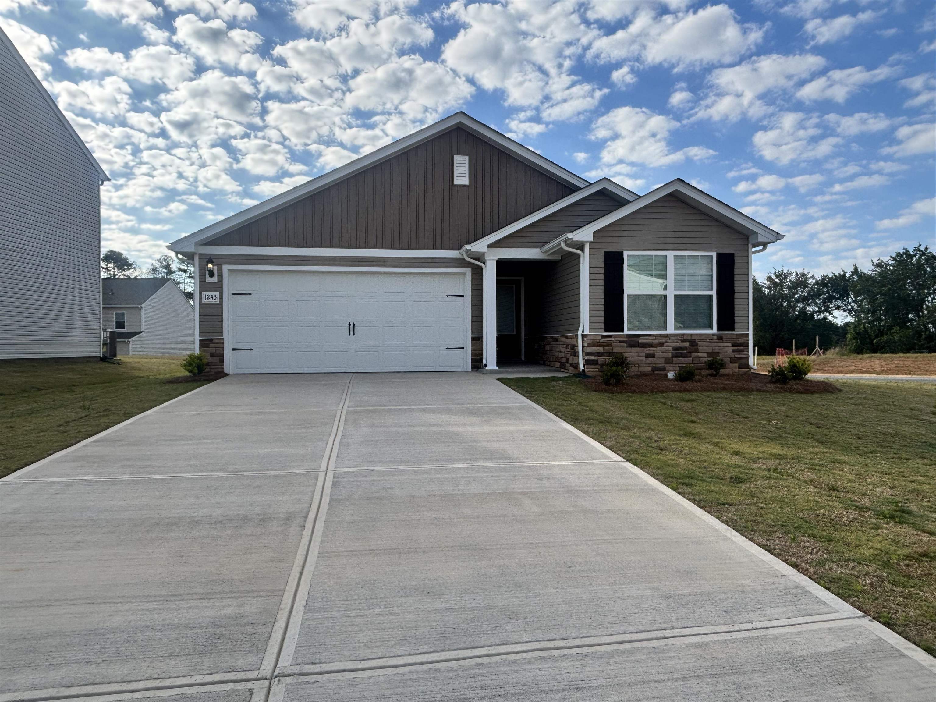 1243 Crested iris Street
