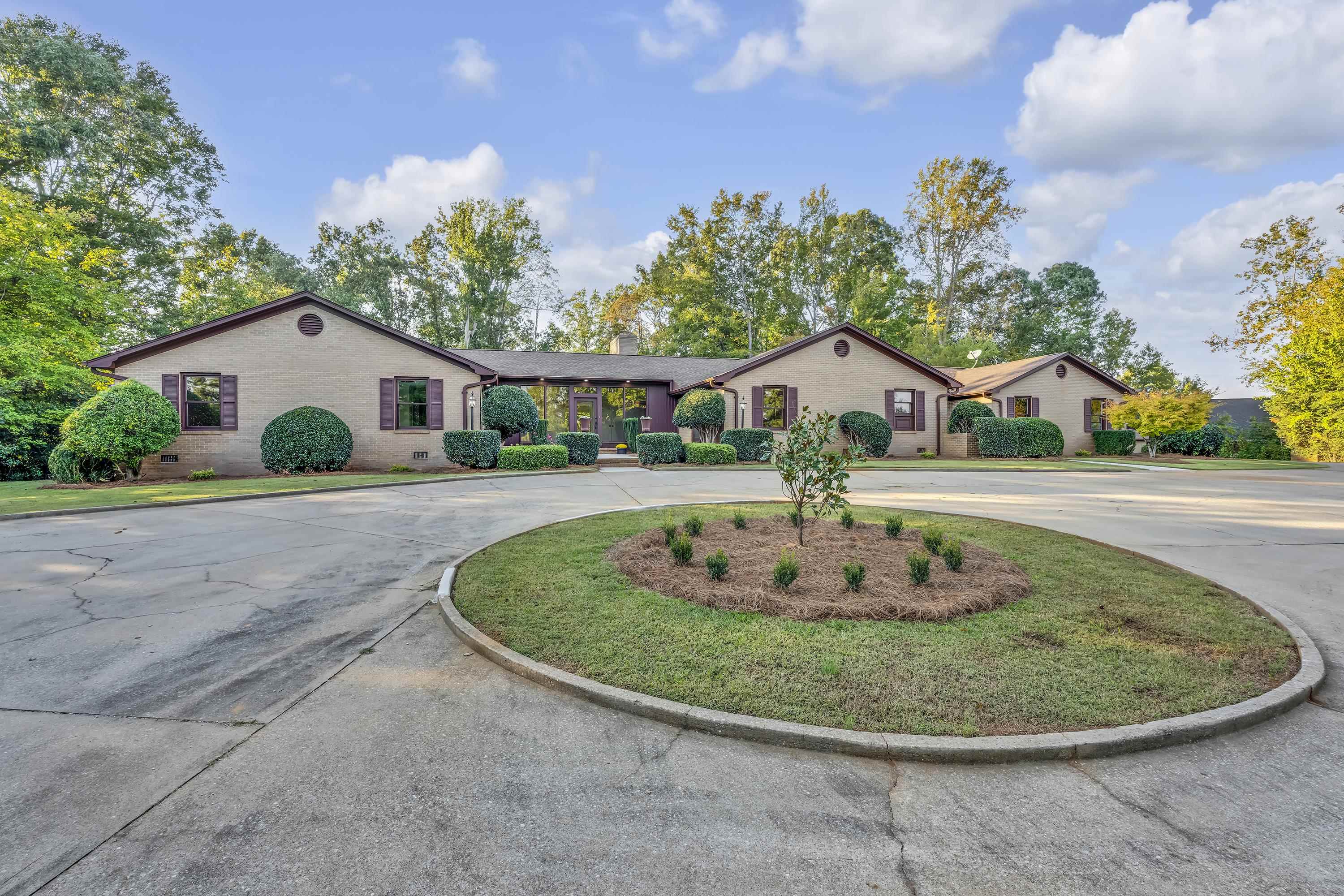 118 Clearcreek Drive
