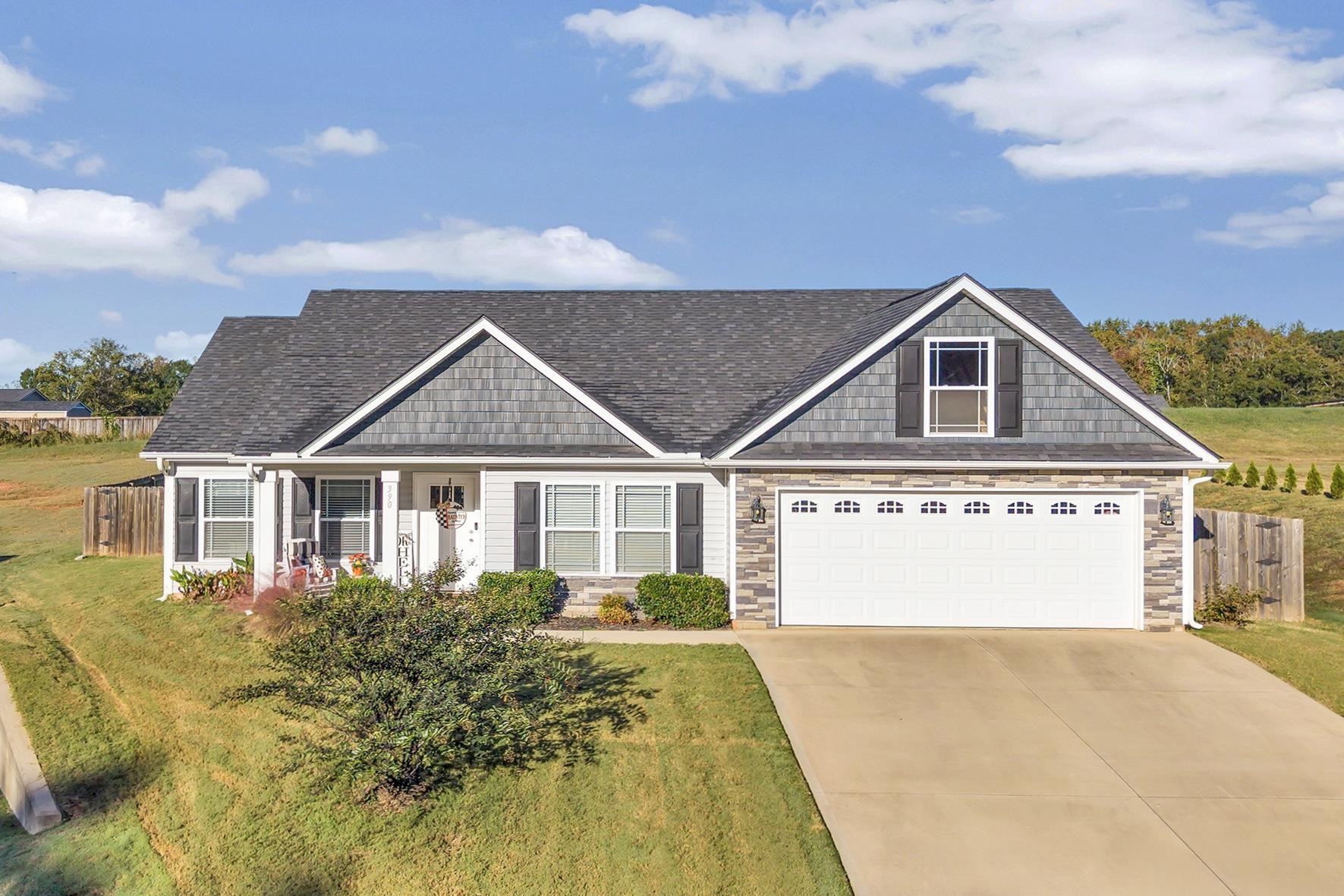 390 Danleigh Way